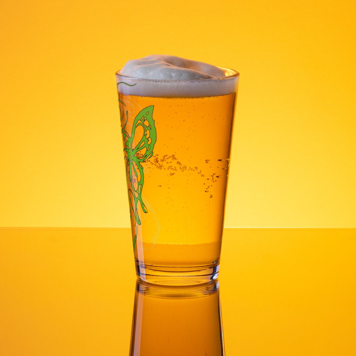 Shaker pint glass